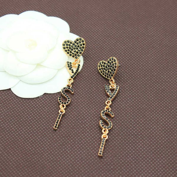 designer earrings sl luxury black and white love super flash korean version letter zircon love earrings accessories valentine's day gif, Golden;silver
designer earrings sl luxury black and white love super flash korean version letter zircon love earrings accessories valentine's day gif, Golden;silver