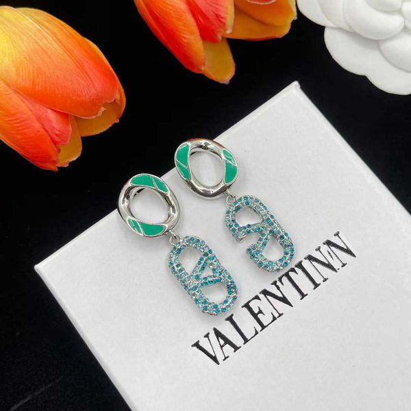 designer earrings valentino luxury new full diamond classic v-letter light luxury style earrings fashion valentine's day gifts accessor, Golden;silver
designer earrings valentino luxury new full diamond classic v-letter light luxury style earrings fashion valentine's day gifts accessor, Golden;silver