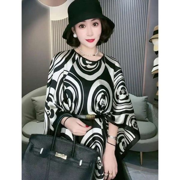 beautiful brocade turtleneck shawl sunblock coat scarf big square towel anchor fashionable beach spring and summer, Blue;gray
beautiful brocade turtleneck shawl sunblock coat scarf big square towel anchor fashionable beach spring and summer, Blue;gray