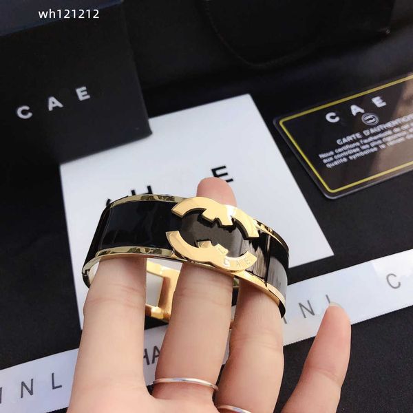 brand gold bangle famous designer bracelet fashion circle couple love bracelet luxury jewelry party birthday accessories gifts box classic s, Black
brand gold bangle famous designer bracelet fashion circle couple love bracelet luxury jewelry party birthday accessories gifts box classic s, Black