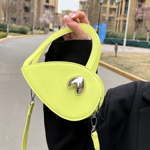 evening bags fashion women bag famous design purse for lady mini heart shaped satchel female casual purses and handbags luxury 230826
evening bags fashion women bag famous design purse for lady mini heart shaped satchel female casual purses and handbags luxury 230826