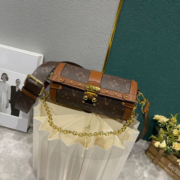 designer backpack, cylinder bag, shoulder bag, annual popular classic vintage paired with dark cowhide 2023 autumn/winter bag
designer backpack, cylinder bag, shoulder bag, annual popular classic vintage paired with dark cowhide 2023 autumn/winter bag