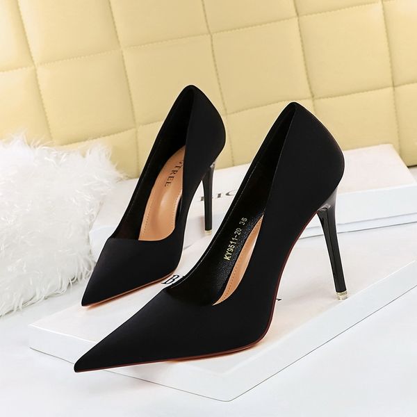 new fashion slim high heel shoes small heel high heel satin shallow mouth pointed toe single shoe size 34-43, Black
new fashion slim high heel shoes small heel high heel satin shallow mouth pointed toe single shoe size 34-43, Black