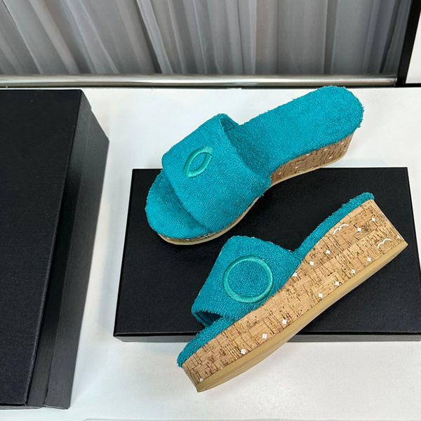 23ss f/w womesn wedge platform heels slippers designer towel cloth slip on slides classic fuchsia lake blue purple mules non-slip outsole la, Black
23ss f/w womesn wedge platform heels slippers designer towel cloth slip on slides classic fuchsia lake blue purple mules non-slip outsole la, Black