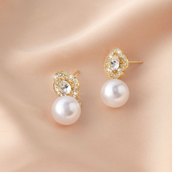 plated 925 silver luxury brand designers letters stud geometric famous women round crystal rhinestone earring wedding perty jewerlry circula, Golden;silver
plated 925 silver luxury brand designers letters stud geometric famous women round crystal rhinestone earring wedding perty jewerlry circula, Golden;silver