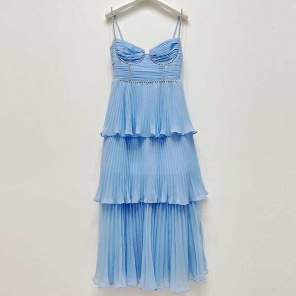 basic casual dresses spring 2023 add blue color chiffon pleated sleeveles s midi dress backless lady cake suspender 230826, Black;gray
basic casual dresses spring 2023 add blue color chiffon pleated sleeveles s midi dress backless lady cake suspender 230826, Black;gray