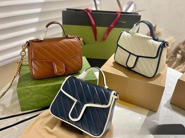 autumn essential messenger bag, can be used with double zippers or single chain, and the length is very suitable
autumn essential messenger bag, can be used with double zippers or single chain, and the length is very suitable