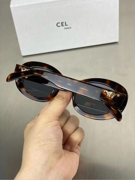 1 piece fashion ce's arc de triomphe sunglasses toswrdpar glasses sunglasses designer men's ladies brown case black metal frame da, White;black
1 piece fashion ce's arc de triomphe sunglasses toswrdpar glasses sunglasses designer men's ladies brown case black metal frame da, White;black