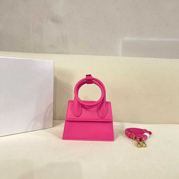 new double circle letter niche design handheld one shoulder crossbody bag versatile trend 
new double circle letter niche design handheld one shoulder crossbody bag versatile trend