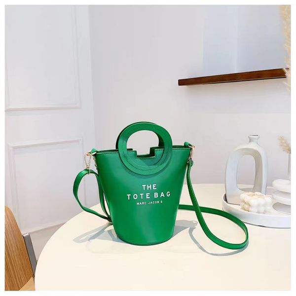 2023 autumn new light luxury lazy wind american candy color letters bright single shoulder bag handbag oblique cross bag 010
2023 autumn new light luxury lazy wind american candy color letters bright single shoulder bag handbag oblique cross bag 010