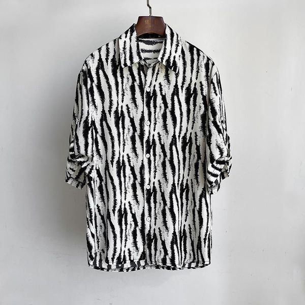 men's dress shirts 2023 summer fashion trend leopard print half sleeve oversize casual loose fitting light mature ruffian handsome styl, White;black
men's dress shirts 2023 summer fashion trend leopard print half sleeve oversize casual loose fitting light mature ruffian handsome styl, White;black