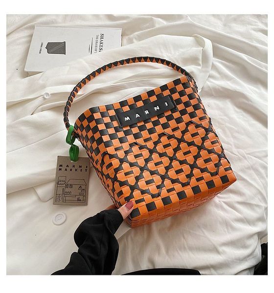 evening bags luxury design vegetable basket woven shopping bag charity show color matching portable beach holiday women 230826
evening bags luxury design vegetable basket woven shopping bag charity show color matching portable beach holiday women 230826