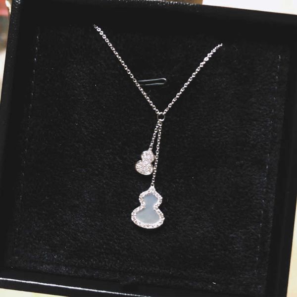 designer bracele vcat fashion pendant luxury jewelry diamond gold necklace ring women accessories s925 gourd elegant set with size tassel hi, Silver
designer bracele vcat fashion pendant luxury jewelry diamond gold necklace ring women accessories s925 gourd elegant set with size tassel hi, Silver