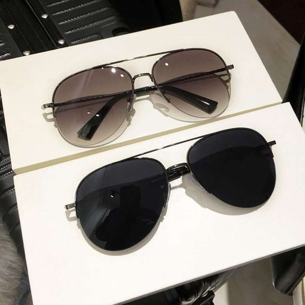 mens sunglasses for driving handsome anti glare big face high end black eyes cool, White;black
mens sunglasses for driving handsome anti glare big face high end black eyes cool, White;black
