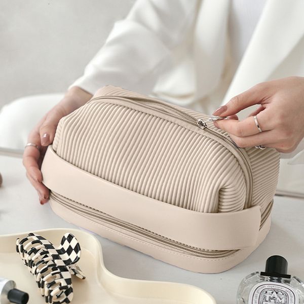waist bags large cosmetic bag for women pu leather make up pouch portable washbag travel toiletries organizer storage luxury brand hangbag 2
waist bags large cosmetic bag for women pu leather make up pouch portable washbag travel toiletries organizer storage luxury brand hangbag 2