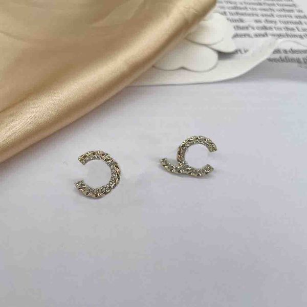2023 luxury quality charm stud earring with diamond in 18k gold plated have box stamp simple style ps7537b, Golden
2023 luxury quality charm stud earring with diamond in 18k gold plated have box stamp simple style ps7537b, Golden
