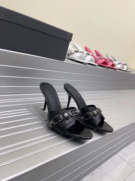 2023 fashion designer slippers cusp ladies flip flops pearly ornament shoes suitable for spring summer and autumn ls beaches, Black
2023 fashion designer slippers cusp ladies flip flops pearly ornament shoes suitable for spring summer and autumn ls beaches, Black