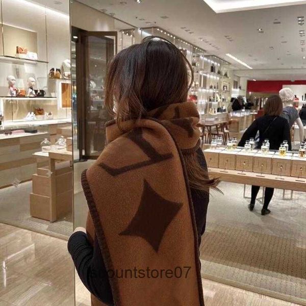 2023 new arrived brand men scarf cashmere winter scarves long size male warmer women's printing l f v g letter wool bufanda aaa, Blue;gray 
2023 new arrived brand men scarf cashmere winter scarves long size male warmer women's printing l f v g letter wool bufanda aaa, Blue;gray