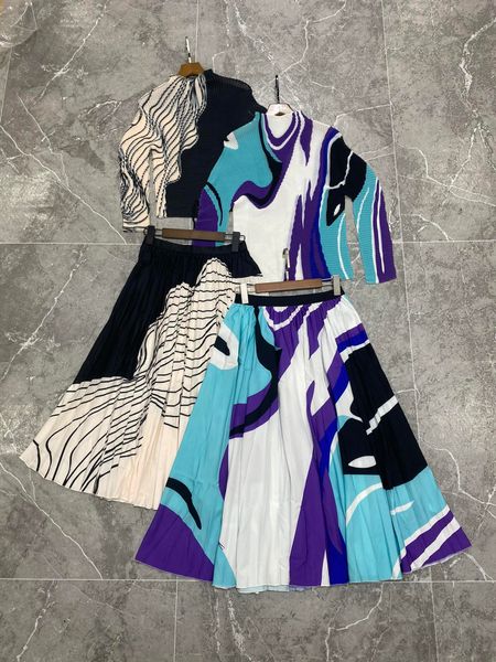 two piece dress new 2023, elastic printed with pressure pleated half skirt, White
two piece dress new 2023, elastic printed with pressure pleated half skirt, White