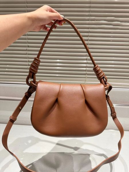 luxury fashion designer women's classic shoulder bag exquisite pure leather elegant versatile crossbody bag
luxury fashion designer women's classic shoulder bag exquisite pure leather elegant versatile crossbody bag