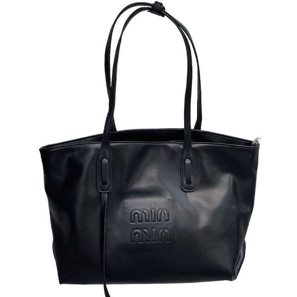 winter new high capacity one shoulder large bag women's simple letter high capacity tote bag texture shopping bag
winter new high capacity one shoulder large bag women's simple letter high capacity tote bag texture shopping bag