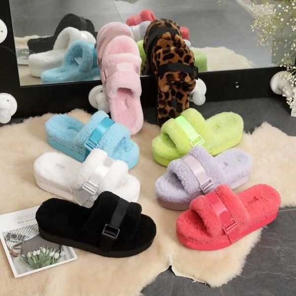 r luxury exterior wool slippers for women's fashion versatile sheepskin fur integrated sandals for home soft soles cross-border large s, Black
r luxury exterior wool slippers for women's fashion versatile sheepskin fur integrated sandals for home soft soles cross-border large s, Black