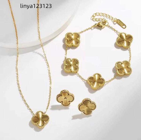 4 four leaf clover luxury designer jewelry sets diamond shell fashion women bracelet earrings necklace valentine's day birthday gift, Black
4 four leaf clover luxury designer jewelry sets diamond shell fashion women bracelet earrings necklace valentine's day birthday gift, Black