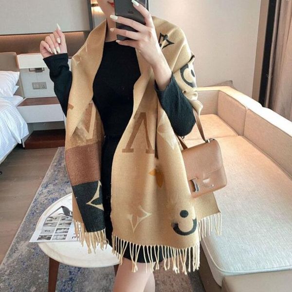 Echarpe Hijab Brand Designer Scarf V Scarf Cashmere Thick Shawl Women Winter Wram Pashmina Long Wraps Hijab with Ta scarf designers
Echarpe Hijab Brand Designer Scarf V Scarf Cashmere Thick Shawl Women Winter Wram Pashmina Long Wraps Hijab with Ta scarf designers