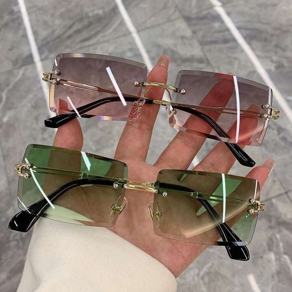 frameless trimmed sunglasses for women square color gradually changing fashion street shooting, White;black
frameless trimmed sunglasses for women square color gradually changing fashion street shooting, White;black