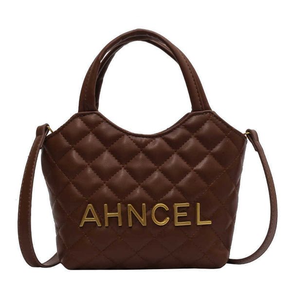 women's 2023 new one sling shoulder oblique cross women's bag fashion letter small square bag netizen korean version change bag to
women's 2023 new one sling shoulder oblique cross women's bag fashion letter small square bag netizen korean version change bag to