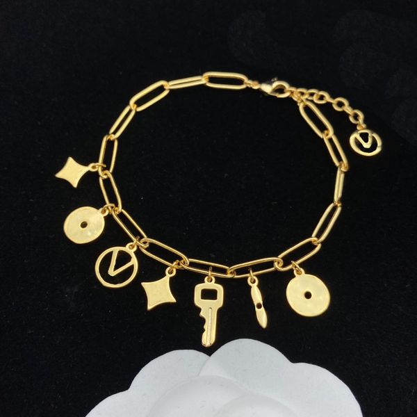 luxury designer bracelet charm pendant bracelets gold silver star flower key elegant shell chain mother women girls couple holiday birthday, Black
luxury designer bracelet charm pendant bracelets gold silver star flower key elegant shell chain mother women girls couple holiday birthday, Black
