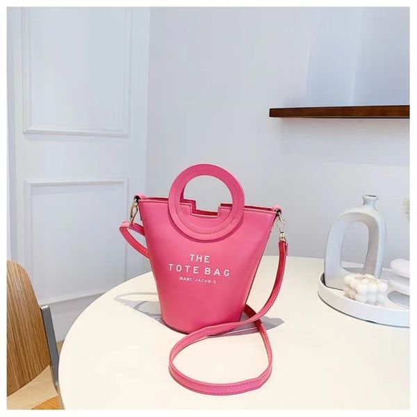2023 autumn new light luxury lazy wind american candy color letters bright single shoulder bag handbag oblique cross bag 09
2023 autumn new light luxury lazy wind american candy color letters bright single shoulder bag handbag oblique cross bag 09