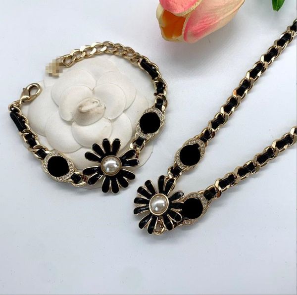 pendant necklaces water diamond twisted chain flower dropping gel necklace brass material black sheepskin thread collar chain, Silver
pendant necklaces water diamond twisted chain flower dropping gel necklace brass material black sheepskin thread collar chain, Silver