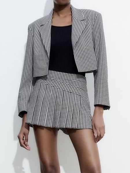 two piece dress womens wear spring and summer womens black white small plaid short suit coat aline skirt pant 230826
two piece dress womens wear spring and summer womens black white small plaid short suit coat aline skirt pant 230826
