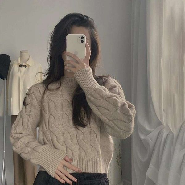hong kong style retro short sweater for women in autumn and winter with a sense of niche design unique top, White;black
hong kong style retro short sweater for women in autumn and winter with a sense of niche design unique top, White;black