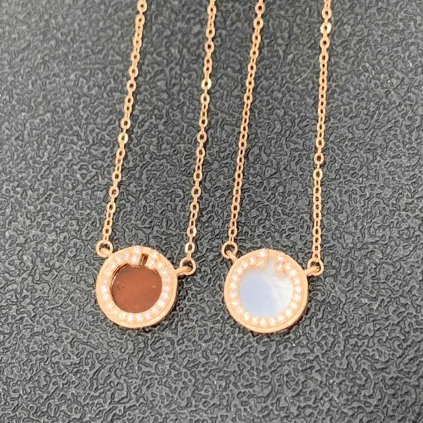 designer necklace s925 sterling silver t family new round pendant with white and versatile collar chain tiffaniess
designer necklace s925 sterling silver t family new round pendant with white and versatile collar chain tiffaniess
