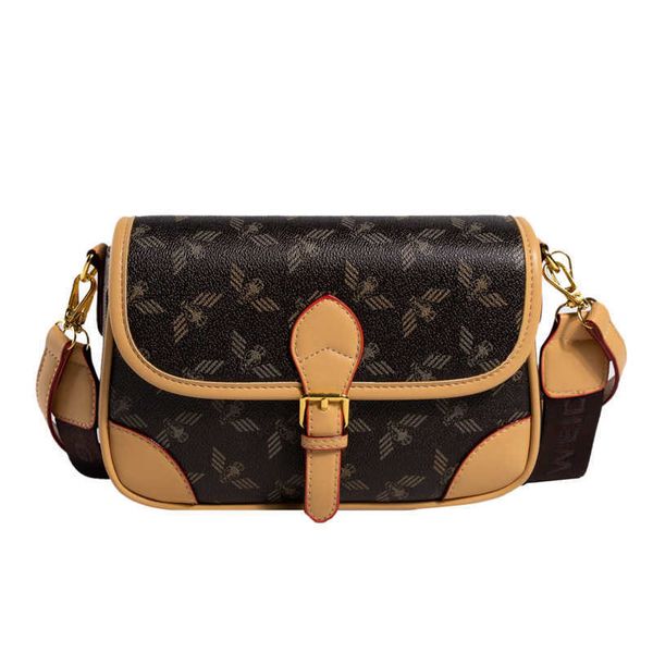 and versatile wide shoulder strap crossbody bag small square bag 2023 new model popular this year and niche design bag for women
and versatile wide shoulder strap crossbody bag small square bag 2023 new model popular this year and niche design bag for women