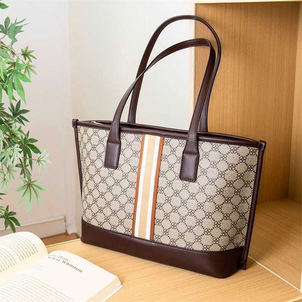 evening bags purses new women's versatile colored tote bag large bag casual style handbag shoulder bag
evening bags purses new women's versatile colored tote bag large bag casual style handbag shoulder bag