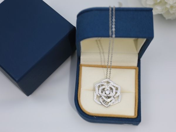 europe and the united states new s925 silver rose necklace plated real gold fairy wind sweet temperament camellia clavicle chain
europe and the united states new s925 silver rose necklace plated real gold fairy wind sweet temperament camellia clavicle chain