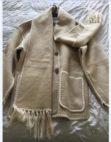 2023-tote/me single-breasted tassel scarf wool coat the colour of camel's hair, Black
2023-tote/me single-breasted tassel scarf wool coat the colour of camel's hair, Black
