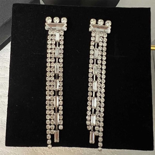 Designer Earrings SL Luxury Top Sweet Princess Light Luxury Tassel Full Diamond earrings Versatile Simple and Magnificent Female Earrings Accessories Jewelry
Designer Earrings SL Luxury Top Sweet Princess Light Luxury Tassel Full Diamond earrings Versatile Simple and Magnificent Female Earrings Accessories Jewelry
