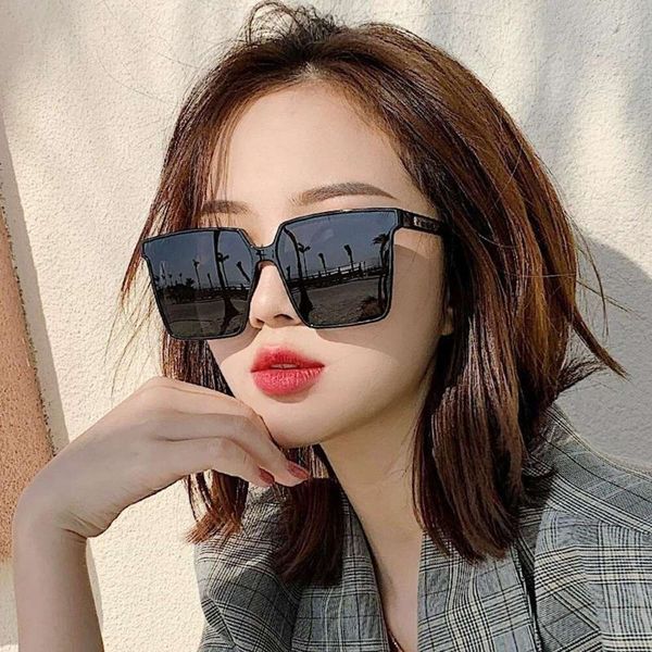 korean version of the black frame square sunglasses big face slimming tide high grade feeling sunblock, White;black
korean version of the black frame square sunglasses big face slimming tide high grade feeling sunblock, White;black