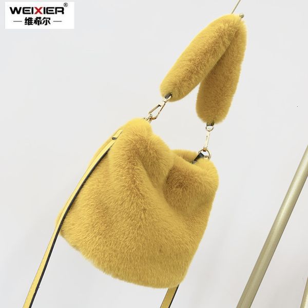 evening bags winter faux fur bag handbags designer women's plush shoulder bags soft fur hobo hand bags female purse lady sac 230826
evening bags winter faux fur bag handbags designer women's plush shoulder bags soft fur hobo hand bags female purse lady sac 230826