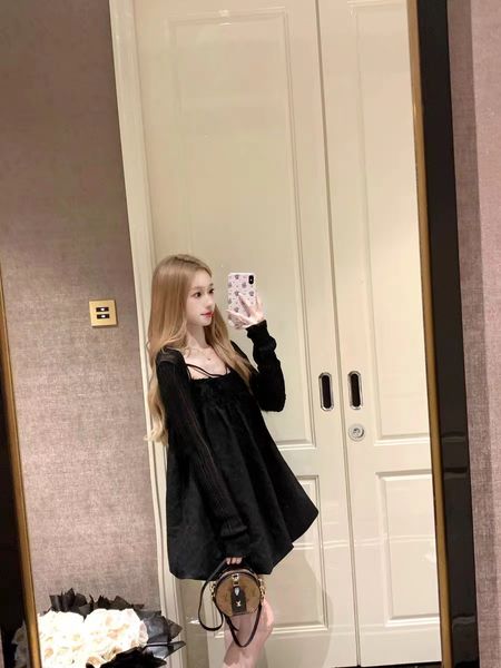 coolline lin zi xi swan lake black and white special fabric hanging strap cute puffy skirt high grade dress, Black;gray
coolline lin zi xi swan lake black and white special fabric hanging strap cute puffy skirt high grade dress, Black;gray