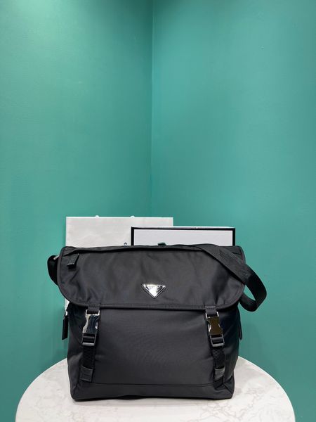 2023 new messenger bag high-end custom quality crossbody bag nylon shoulder bag capacity space is very large simple and atmospheric 2vd052
2023 new messenger bag high-end custom quality crossbody bag nylon shoulder bag capacity space is very large simple and atmospheric 2vd052