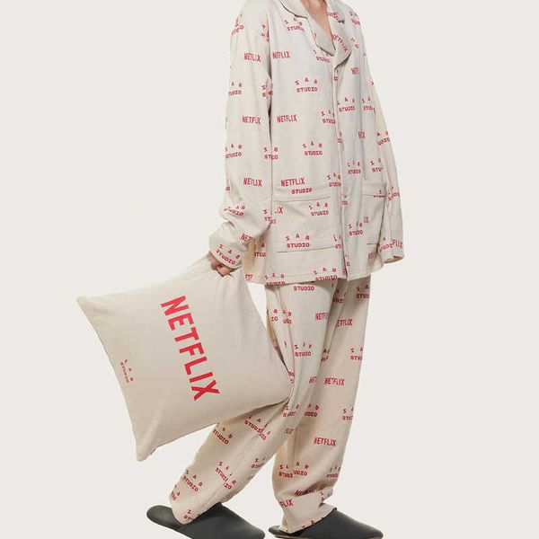 iab studio co branded netflix korean china-chic printed letters pure cotton home clothes couple pajamas set, Black;brown
iab studio co branded netflix korean china-chic printed letters pure cotton home clothes couple pajamas set, Black;brown