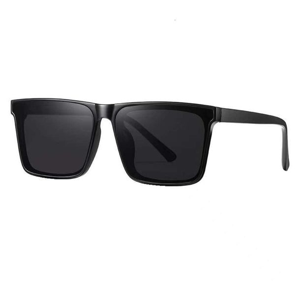 item stystylish polarized sunglasses for men and women fishing driving sunsunglasses, White;black
item stystylish polarized sunglasses for men and women fishing driving sunsunglasses, White;black