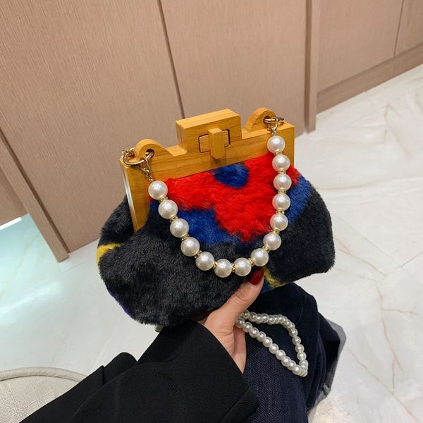 evening bags plush fur bag quality pearl women's shoulder bag wood clip satchels faux fur fluffy designer handbags messenger bags ins 2
evening bags plush fur bag quality pearl women's shoulder bag wood clip satchels faux fur fluffy designer handbags messenger bags ins 2