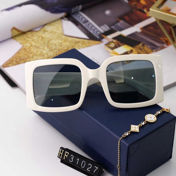 2023 new large square polarized sunglasses street shooting women's fashion straight, White;black
2023 new large square polarized sunglasses street shooting women's fashion straight, White;black
