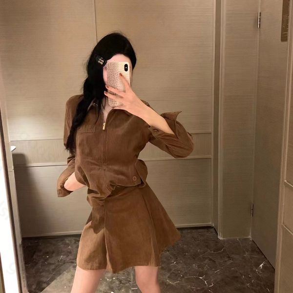 luxury corduroy women coat skirt ol style long sleeved zipper jacket gold buckle belt half skirt casual set, Gray
luxury corduroy women coat skirt ol style long sleeved zipper jacket gold buckle belt half skirt casual set, Gray